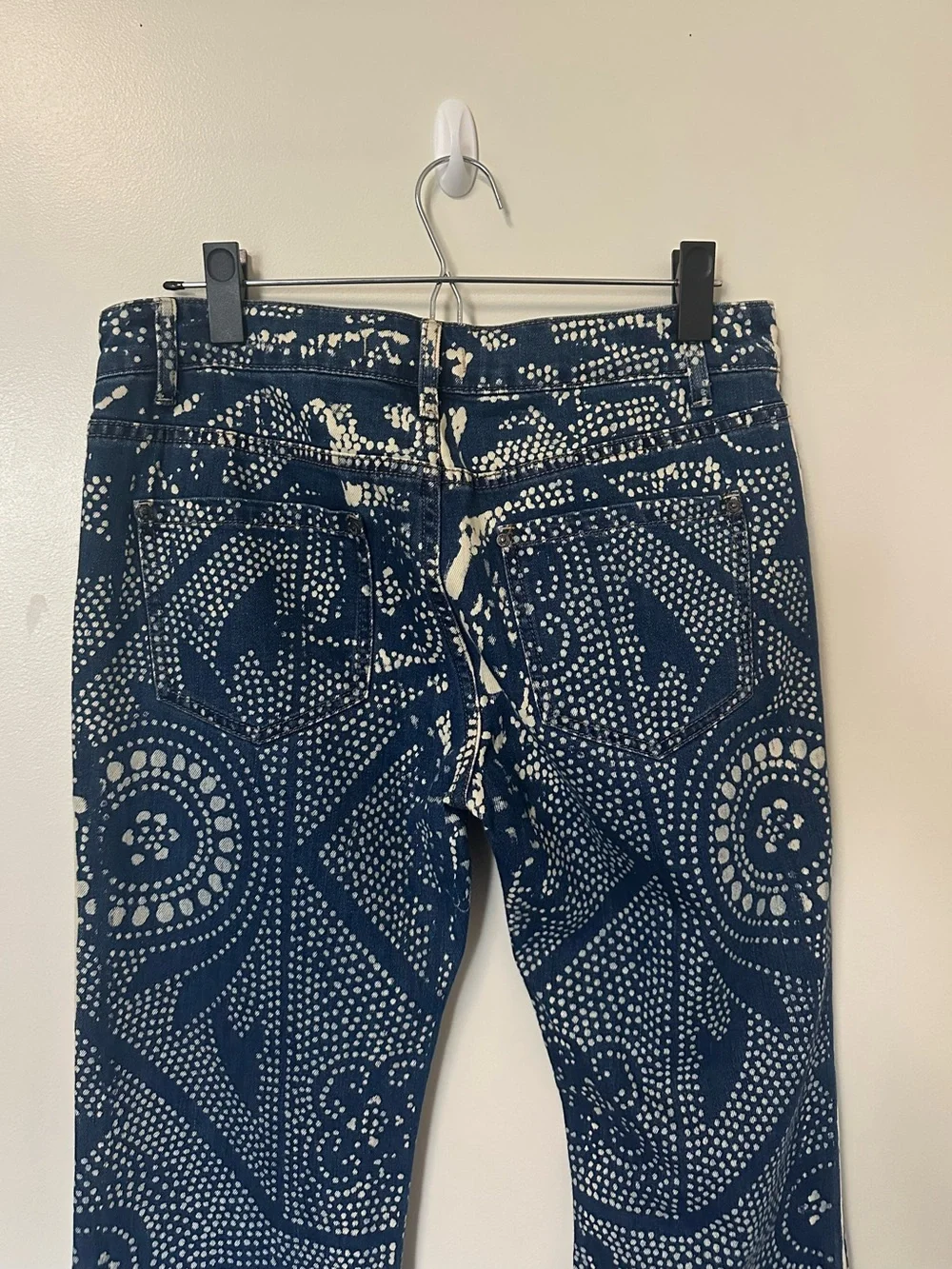 Free People Discharge Bali Flare Jeans Size 29 Printed Boho Festival Concert - Picture 7 of 10